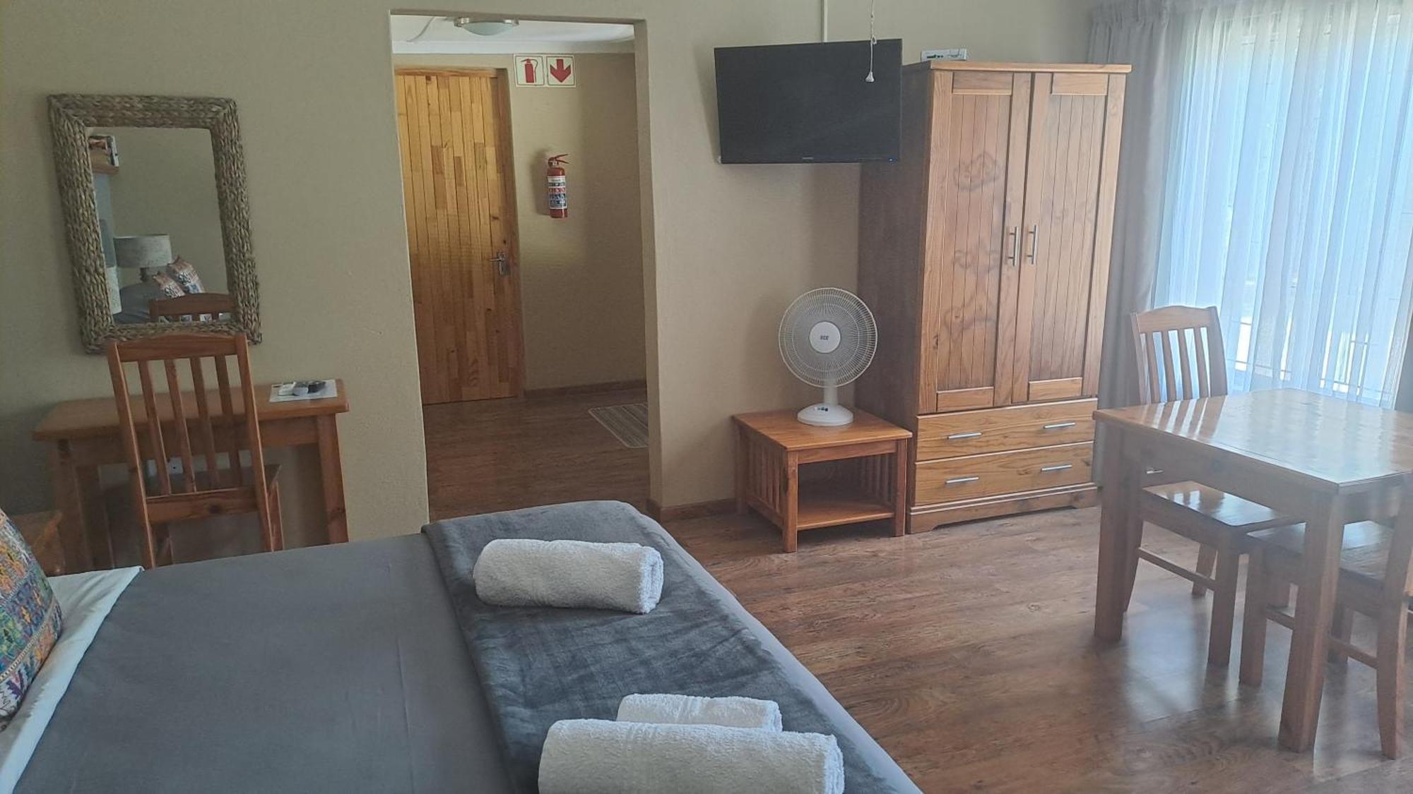 Calvinia African Dawn B&B מראה חיצוני תמונה